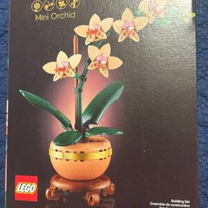 LEGO Mini Orchid with Green Leaves and Tan Pot
